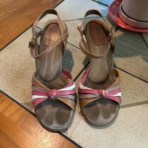 AEROSOLES Retro Leather Sandals